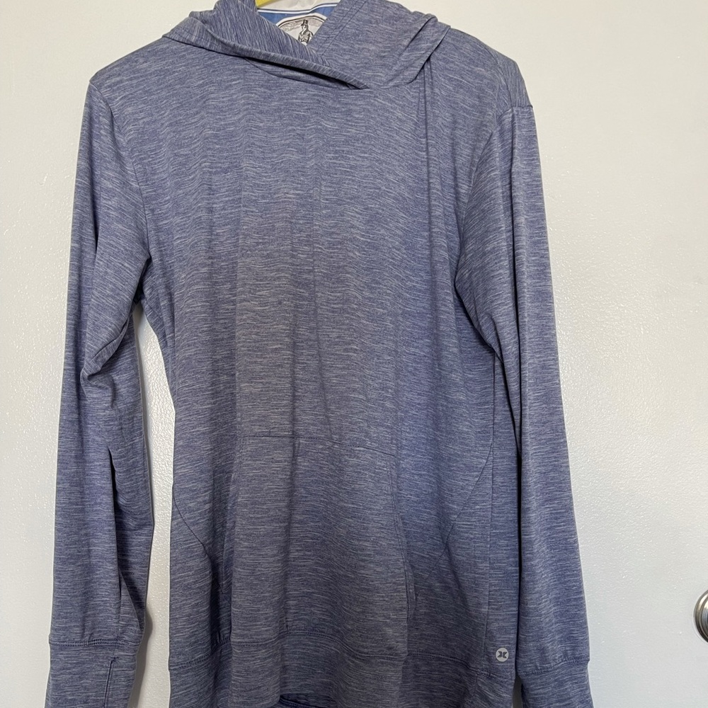 Barely worn athletic long sleeve